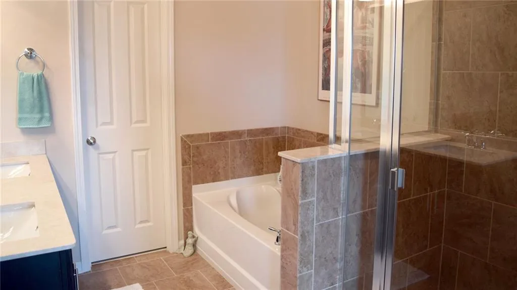 7500 Stoneridge Drive, Atlanta, Georgia 30328, 3 Bedrooms Bedrooms, ,3 BathroomsBathrooms,Residential,Sold,7500 Stoneridge Drive,5918285