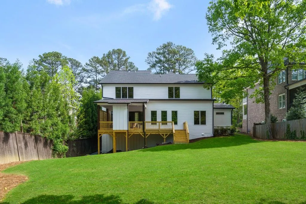 40 Long Island Place, Sandy Springs, Georgia 30328, 5 Bedrooms Bedrooms, ,4 BathroomsBathrooms,Residential,Sold,40 Long Island Place,6870413