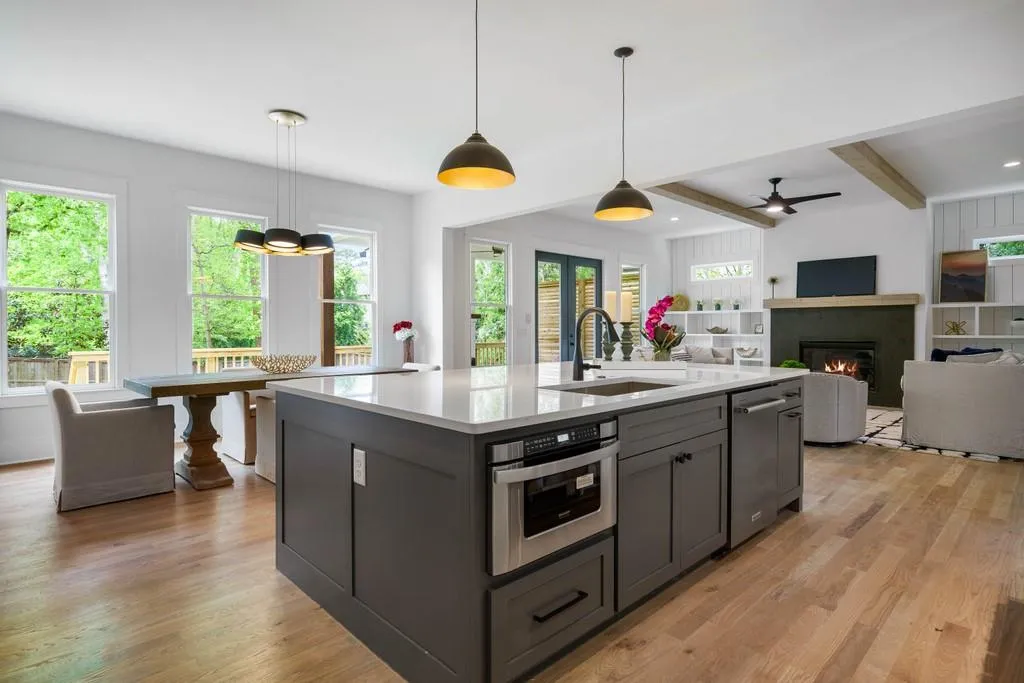 40 Long Island Place, Sandy Springs, Georgia 30328, 5 Bedrooms Bedrooms, ,4 BathroomsBathrooms,Residential,Sold,40 Long Island Place,6870413