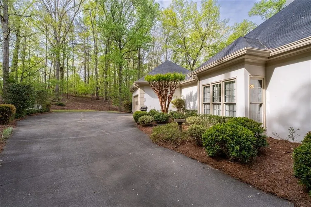 8405 Valemont Drive, Atlanta, Georgia 30350, 3 Bedrooms Bedrooms, ,2 BathroomsBathrooms,Residential,Sold,8405 Valemont Drive,7406220