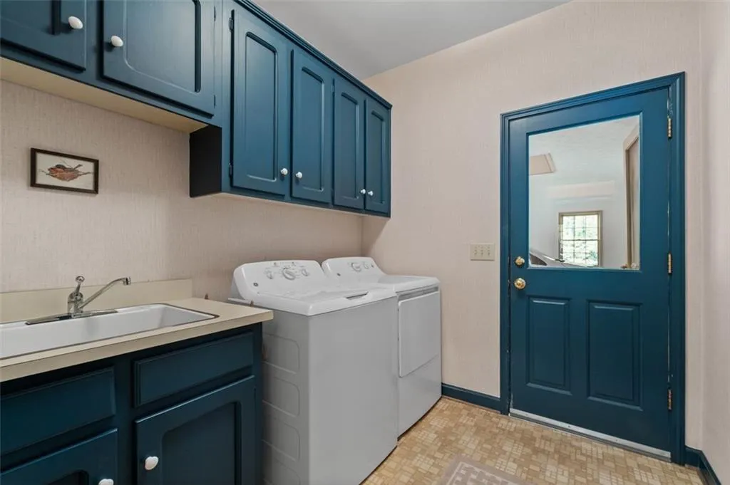 8405 Valemont Drive, Atlanta, Georgia 30350, 3 Bedrooms Bedrooms, ,2 BathroomsBathrooms,Residential,Sold,8405 Valemont Drive,7406220