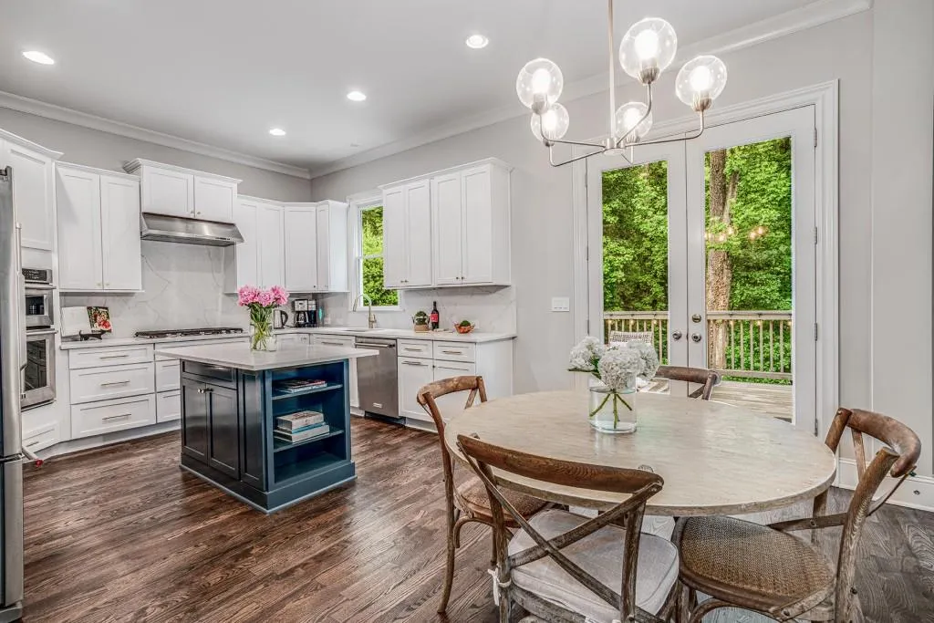 6039 Kayron Drive, Sandy Springs, Georgia 30328, 5 Bedrooms Bedrooms, ,5 BathroomsBathrooms,Residential,Sold,6039 Kayron Drive,7226218