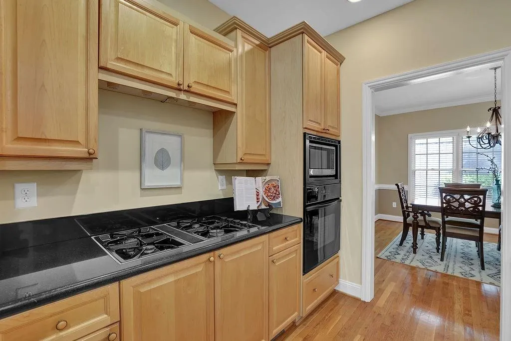 308 Crossing Valley Lane, Atlanta, Georgia 30339, 4 Bedrooms Bedrooms, ,3 BathroomsBathrooms,Residential,Sold,308 Crossing Valley Lane,7043726
