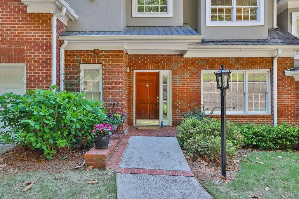 308 Crossing Valley Lane, Atlanta, Georgia 30339, 4 Bedrooms Bedrooms, ,3 BathroomsBathrooms,Residential,Sold,308 Crossing Valley Lane,7043726