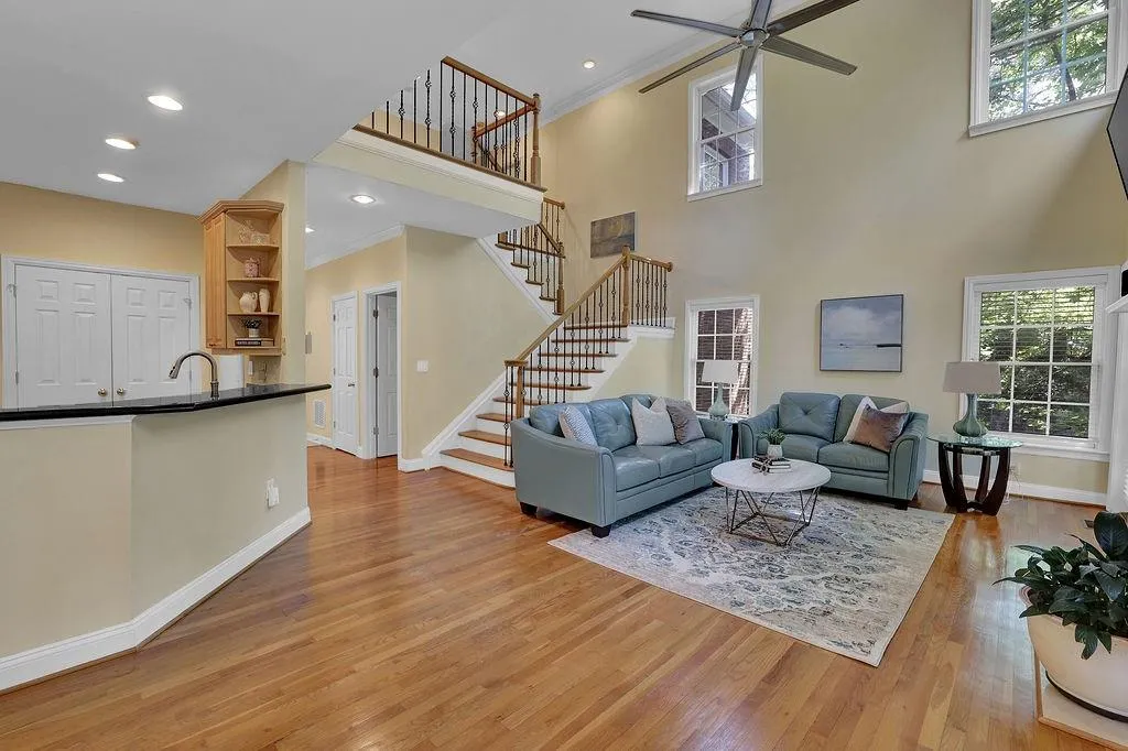 308 Crossing Valley Lane, Atlanta, Georgia 30339, 4 Bedrooms Bedrooms, ,3 BathroomsBathrooms,Residential,Sold,308 Crossing Valley Lane,7043726