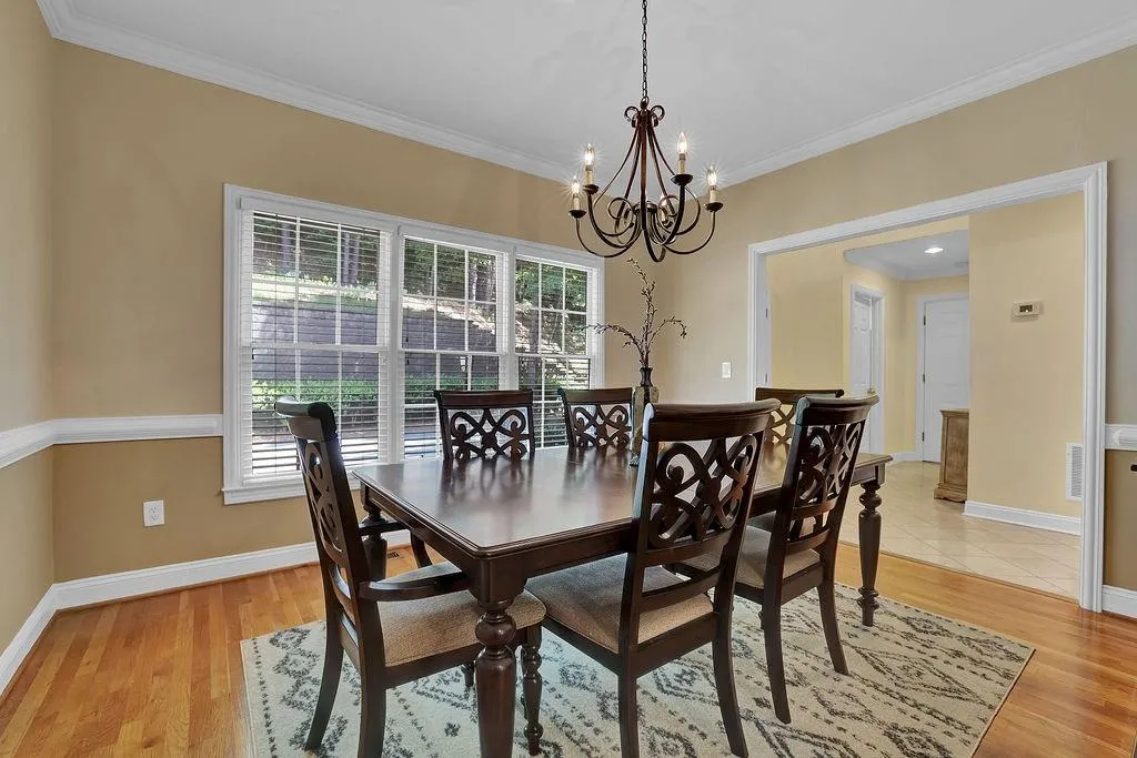 308 Crossing Valley Lane, Atlanta, Georgia 30339, 4 Bedrooms Bedrooms, ,3 BathroomsBathrooms,Residential,Sold,308 Crossing Valley Lane,7043726