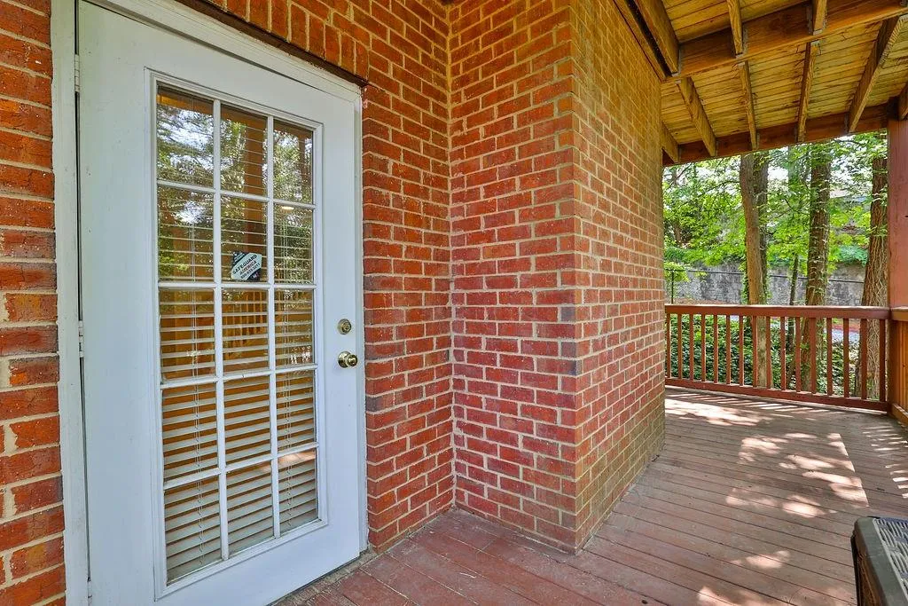 308 Crossing Valley Lane, Atlanta, Georgia 30339, 4 Bedrooms Bedrooms, ,3 BathroomsBathrooms,Residential,Sold,308 Crossing Valley Lane,7043726