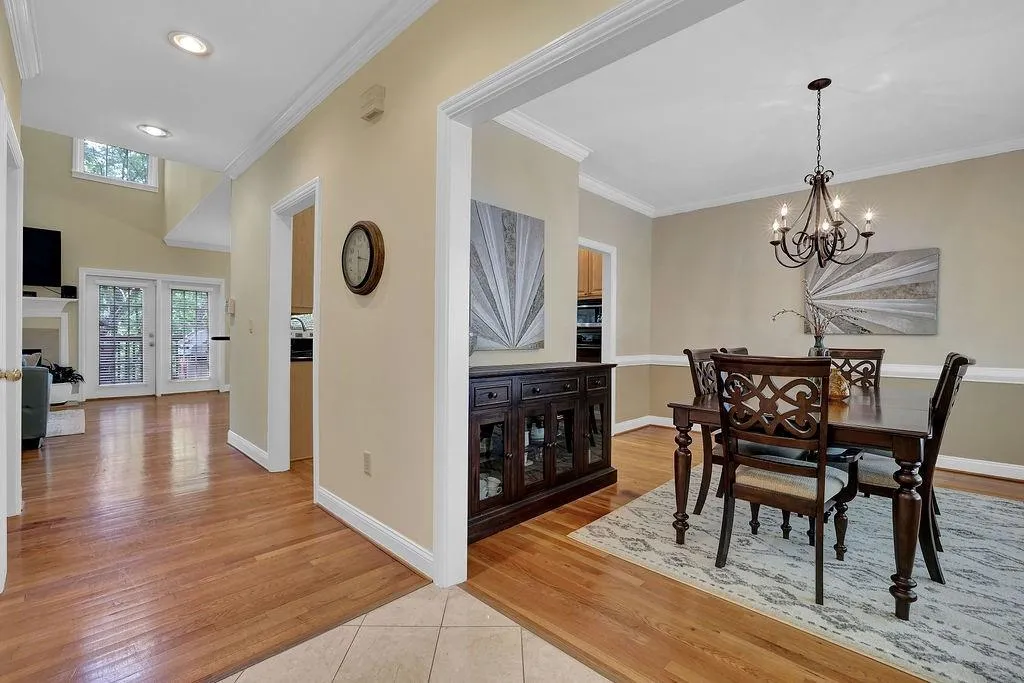308 Crossing Valley Lane, Atlanta, Georgia 30339, 4 Bedrooms Bedrooms, ,3 BathroomsBathrooms,Residential,Sold,308 Crossing Valley Lane,7043726