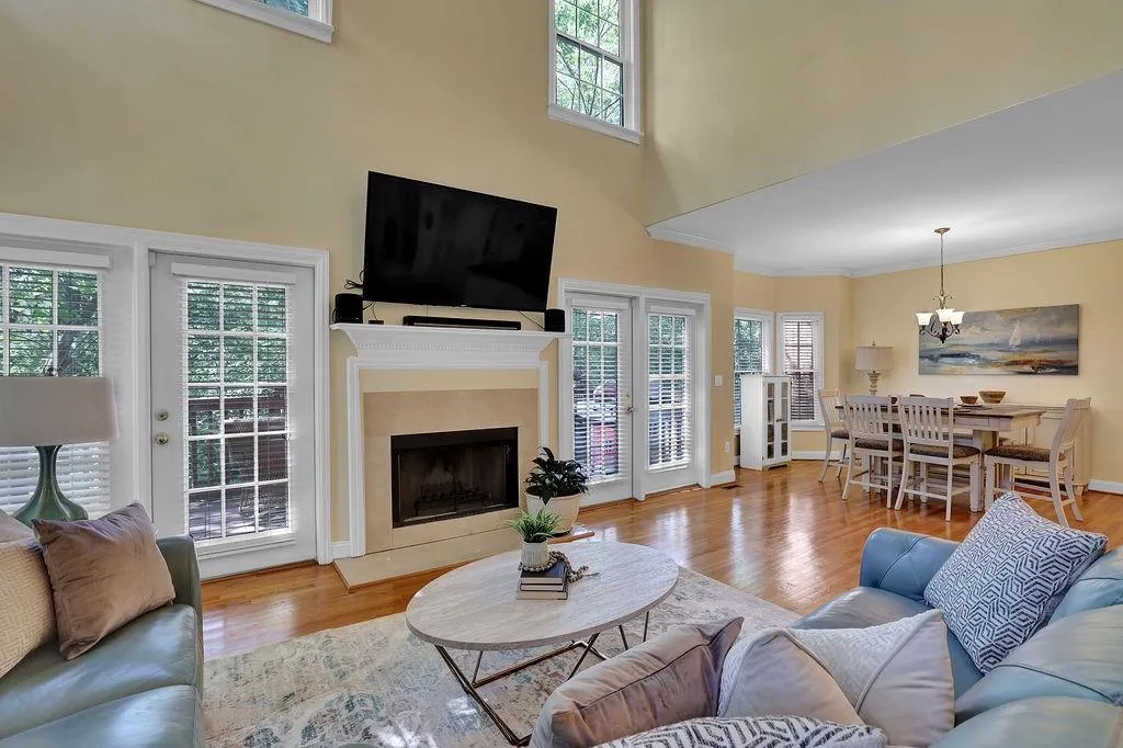 308 Crossing Valley Lane, Atlanta, Georgia 30339, 4 Bedrooms Bedrooms, ,3 BathroomsBathrooms,Residential,Sold,308 Crossing Valley Lane,7043726