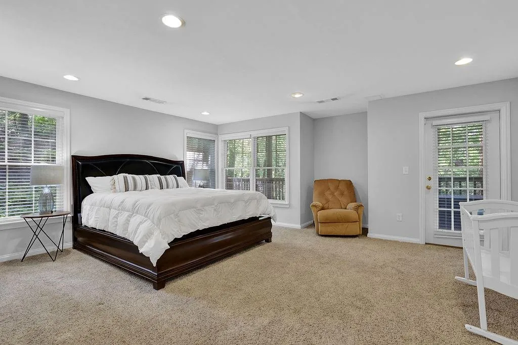 308 Crossing Valley Lane, Atlanta, Georgia 30339, 4 Bedrooms Bedrooms, ,3 BathroomsBathrooms,Residential,Sold,308 Crossing Valley Lane,7043726