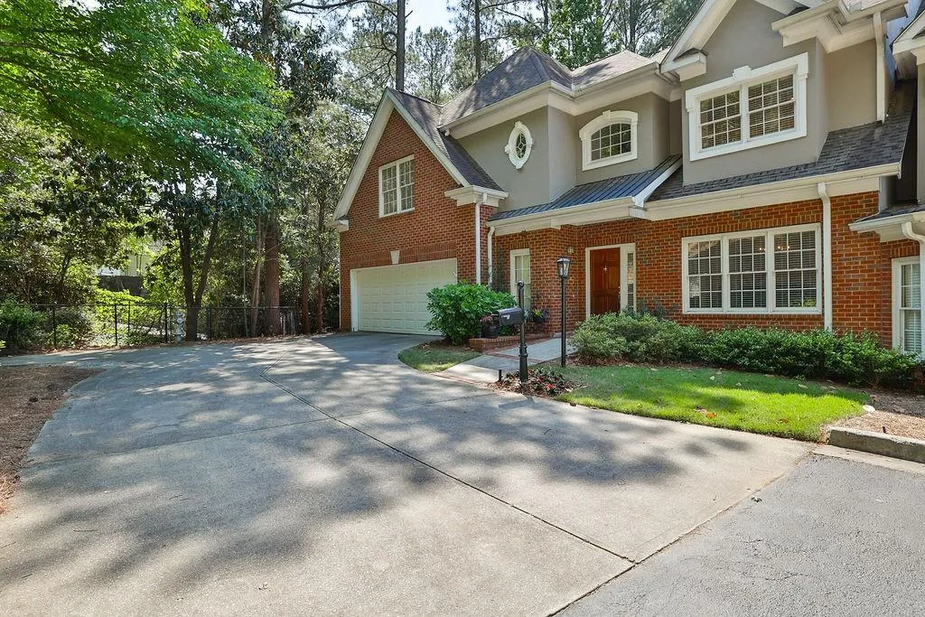 308 Crossing Valley Lane, Atlanta, Georgia 30339, 4 Bedrooms Bedrooms, ,3 BathroomsBathrooms,Residential,Sold,308 Crossing Valley Lane,7043726