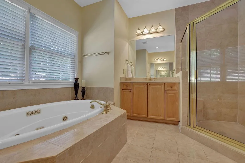 308 Crossing Valley Lane, Atlanta, Georgia 30339, 4 Bedrooms Bedrooms, ,3 BathroomsBathrooms,Residential,Sold,308 Crossing Valley Lane,7043726