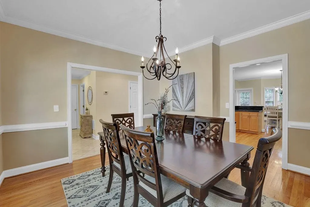 308 Crossing Valley Lane, Atlanta, Georgia 30339, 4 Bedrooms Bedrooms, ,3 BathroomsBathrooms,Residential,Sold,308 Crossing Valley Lane,7043726