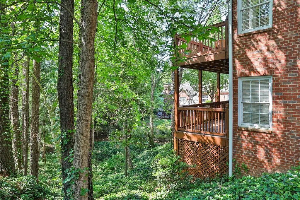 308 Crossing Valley Lane, Atlanta, Georgia 30339, 4 Bedrooms Bedrooms, ,3 BathroomsBathrooms,Residential,Sold,308 Crossing Valley Lane,7043726