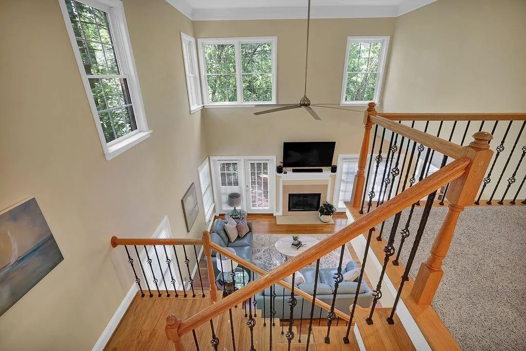 308 Crossing Valley Lane, Atlanta, Georgia 30339, 4 Bedrooms Bedrooms, ,3 BathroomsBathrooms,Residential,Sold,308 Crossing Valley Lane,7043726