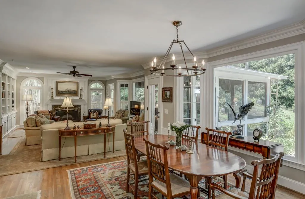 145 Woodchase Court Ne, Atlanta, Georgia 30319, 3 Bedrooms Bedrooms, ,3 BathroomsBathrooms,Residential,Sold,145 Woodchase Court Ne,5883481