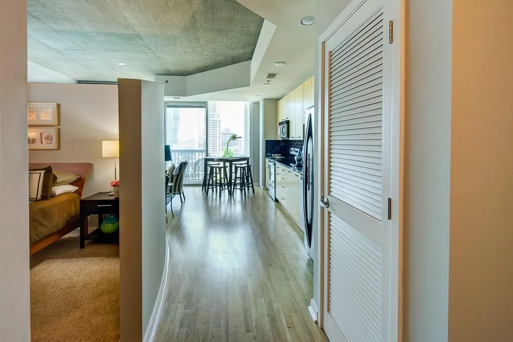 3324 Peachtree Road Ne Unit 2303, Atlanta, Georgia 30326, 1 Bedroom Bedrooms, ,1 BathroomBathrooms,Residential,Sold,3324 Peachtree Road Ne Unit 2303,5740159