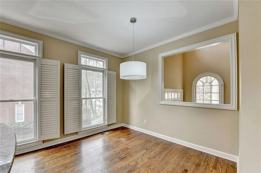 10 Carrington Way Ne, Atlanta, Georgia 30328, 3 Bedrooms Bedrooms, ,2 BathroomsBathrooms,Residential,For Sale,10 Carrington Way Ne,7722452