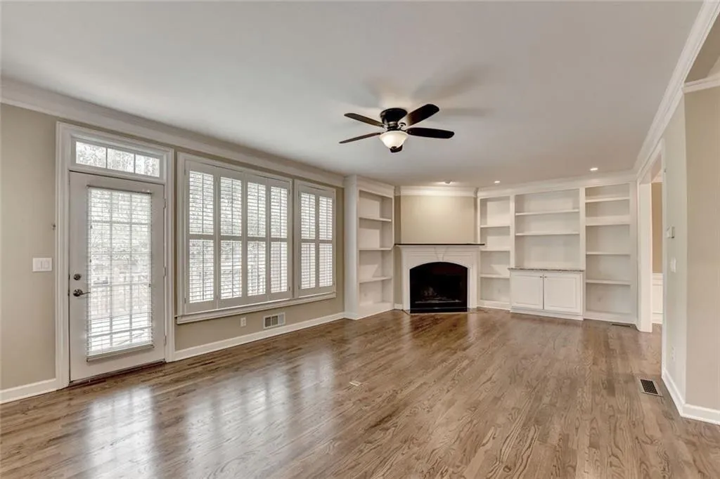 10 Carrington Way Ne, Atlanta, Georgia 30328, 3 Bedrooms Bedrooms, ,2 BathroomsBathrooms,Residential,For Sale,10 Carrington Way Ne,7722452