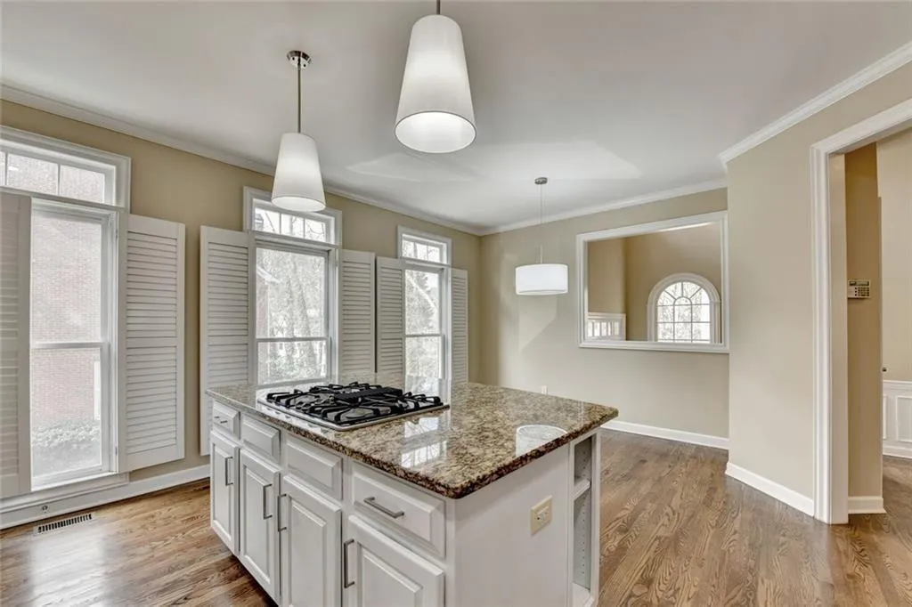 10 Carrington Way Ne, Atlanta, Georgia 30328, 3 Bedrooms Bedrooms, ,2 BathroomsBathrooms,Residential,For Sale,10 Carrington Way Ne,7722452