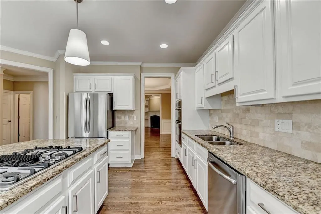 10 Carrington Way Ne, Atlanta, Georgia 30328, 3 Bedrooms Bedrooms, ,2 BathroomsBathrooms,Residential,For Sale,10 Carrington Way Ne,7722452