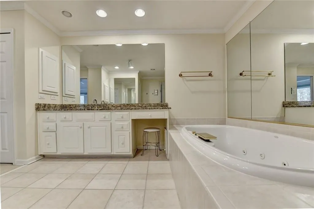 10 Carrington Way Ne, Atlanta, Georgia 30328, 3 Bedrooms Bedrooms, ,2 BathroomsBathrooms,Residential,For Sale,10 Carrington Way Ne,7722452