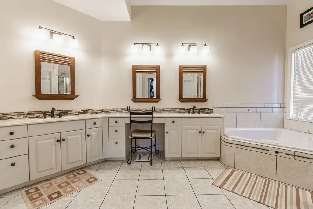 264 Spalding Gates Drive, Atlanta, Georgia 30328, 5 Bedrooms Bedrooms, ,3 BathroomsBathrooms,Residential,Sold,264 Spalding Gates Drive,6960342