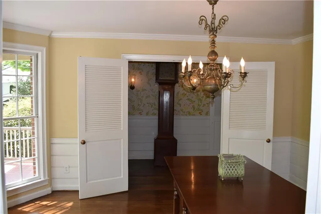 705 Old Post Road, Sandy Springs, Georgia 30328, 4 Bedrooms Bedrooms, ,3 BathroomsBathrooms,Residential,Sold,705 Old Post Road,6873986