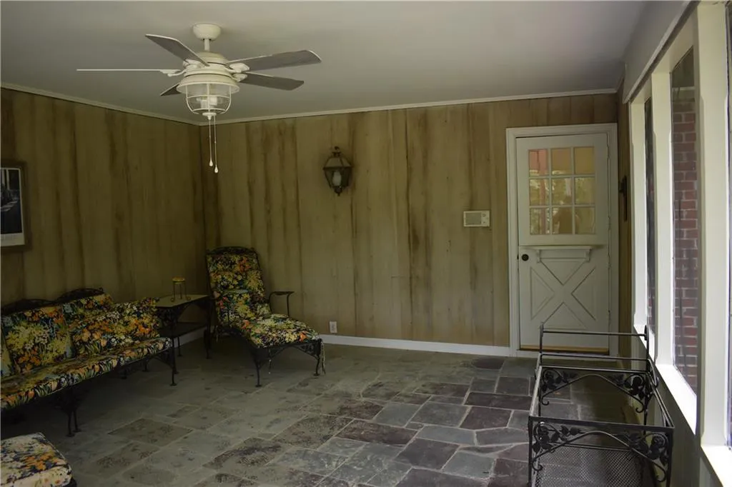 705 Old Post Road, Sandy Springs, Georgia 30328, 4 Bedrooms Bedrooms, ,3 BathroomsBathrooms,Residential,Sold,705 Old Post Road,6873986