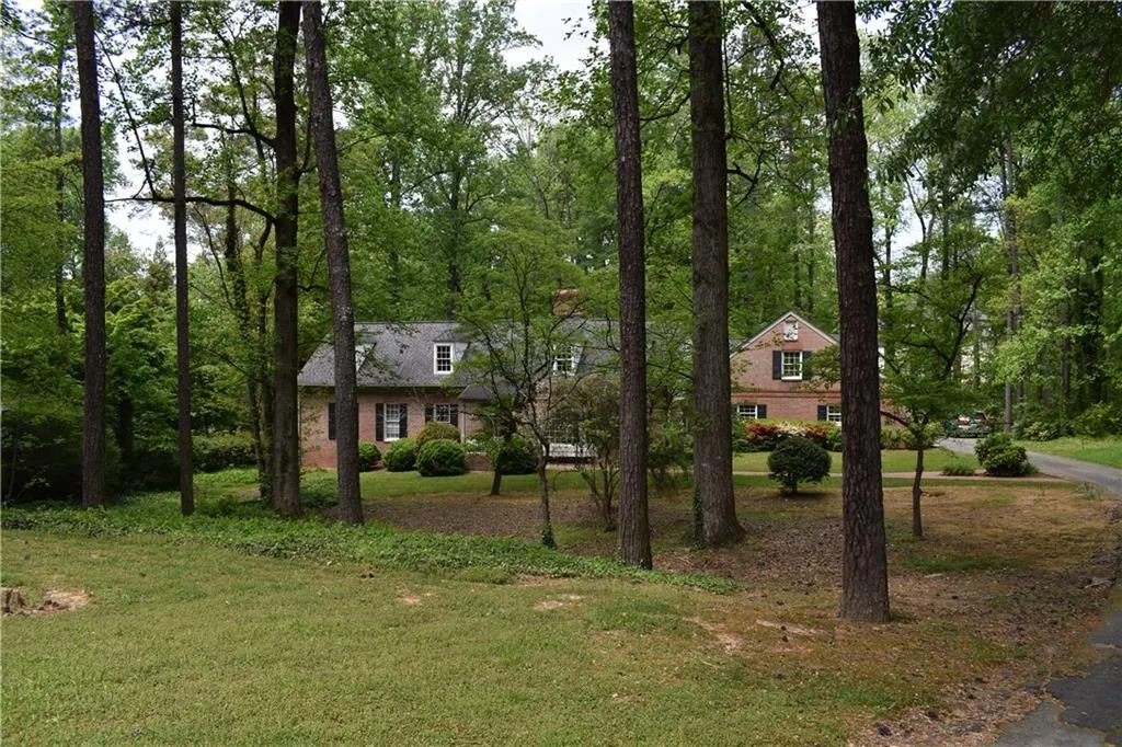 705 Old Post Road, Sandy Springs, Georgia 30328, 4 Bedrooms Bedrooms, ,3 BathroomsBathrooms,Residential,Sold,705 Old Post Road,6873986