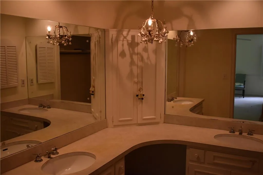 705 Old Post Road, Sandy Springs, Georgia 30328, 4 Bedrooms Bedrooms, ,3 BathroomsBathrooms,Residential,Sold,705 Old Post Road,6873986