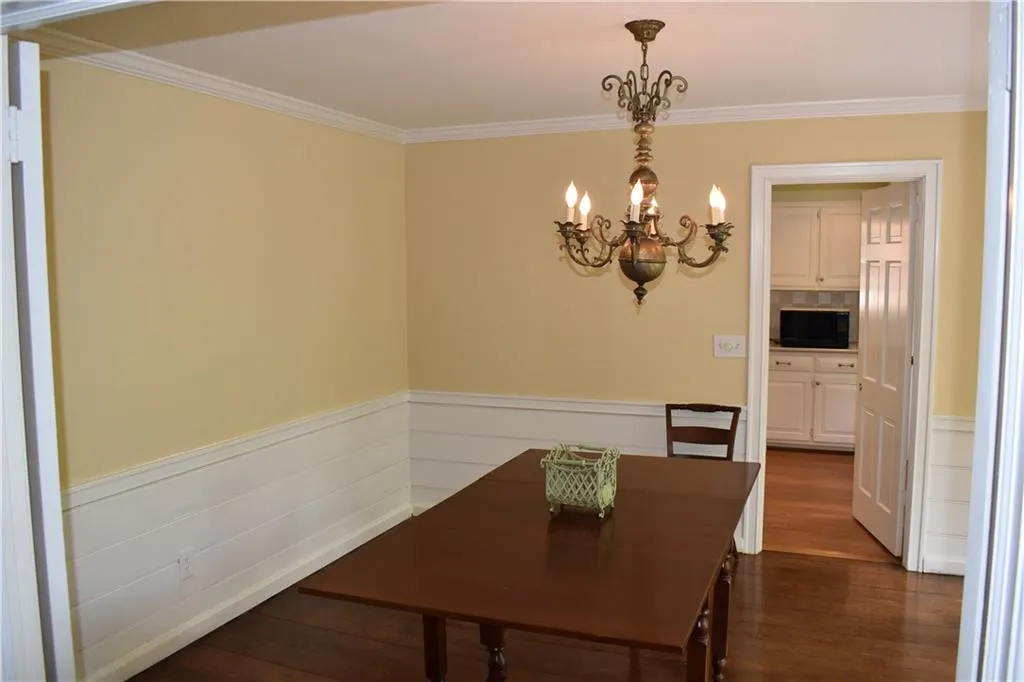 705 Old Post Road, Sandy Springs, Georgia 30328, 4 Bedrooms Bedrooms, ,3 BathroomsBathrooms,Residential,Sold,705 Old Post Road,6873986