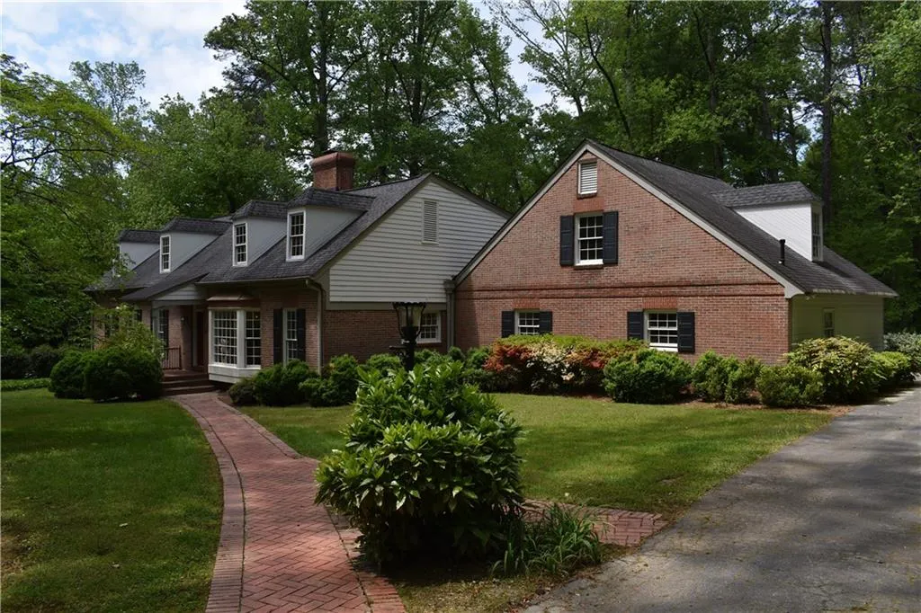 705 Old Post Road, Sandy Springs, Georgia 30328, 4 Bedrooms Bedrooms, ,3 BathroomsBathrooms,Residential,Sold,705 Old Post Road,6873986