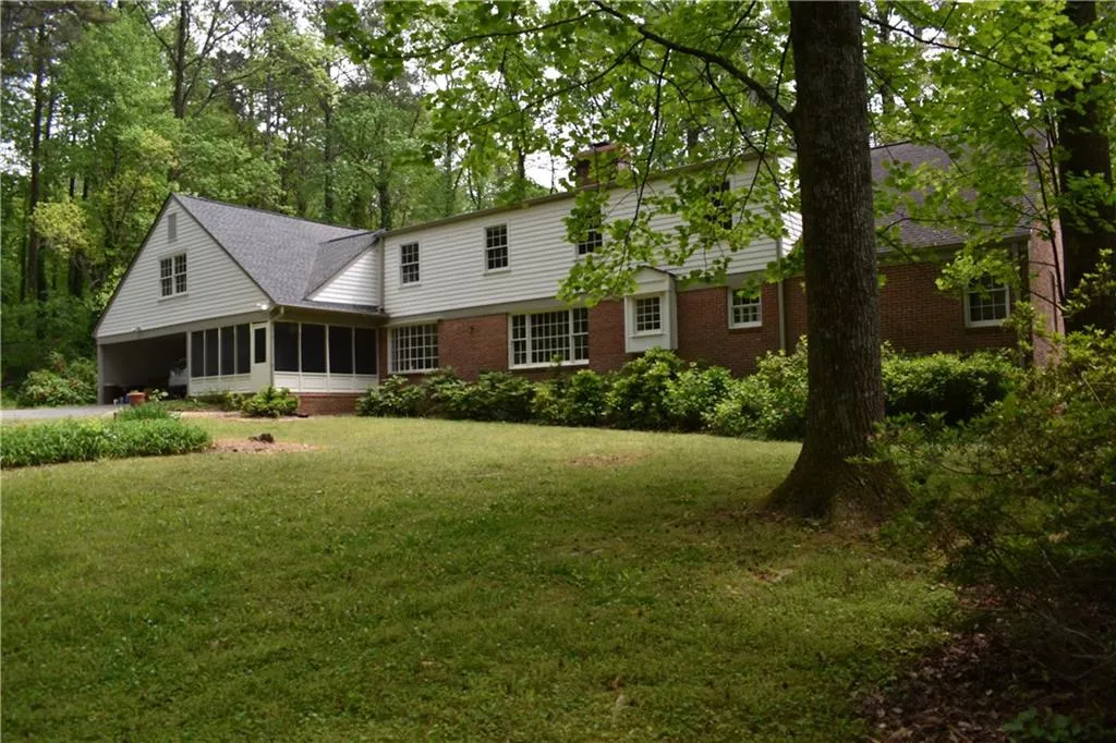 705 Old Post Road, Sandy Springs, Georgia 30328, 4 Bedrooms Bedrooms, ,3 BathroomsBathrooms,Residential,Sold,705 Old Post Road,6873986