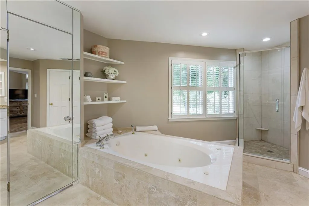 655 Weatherly Lane, Sandy Springs, Georgia 30328, 4 Bedrooms Bedrooms, ,3 BathroomsBathrooms,Residential,Sold,655 Weatherly Lane,6768100