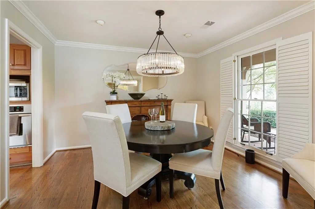 655 Weatherly Lane, Sandy Springs, Georgia 30328, 4 Bedrooms Bedrooms, ,3 BathroomsBathrooms,Residential,Sold,655 Weatherly Lane,6768100