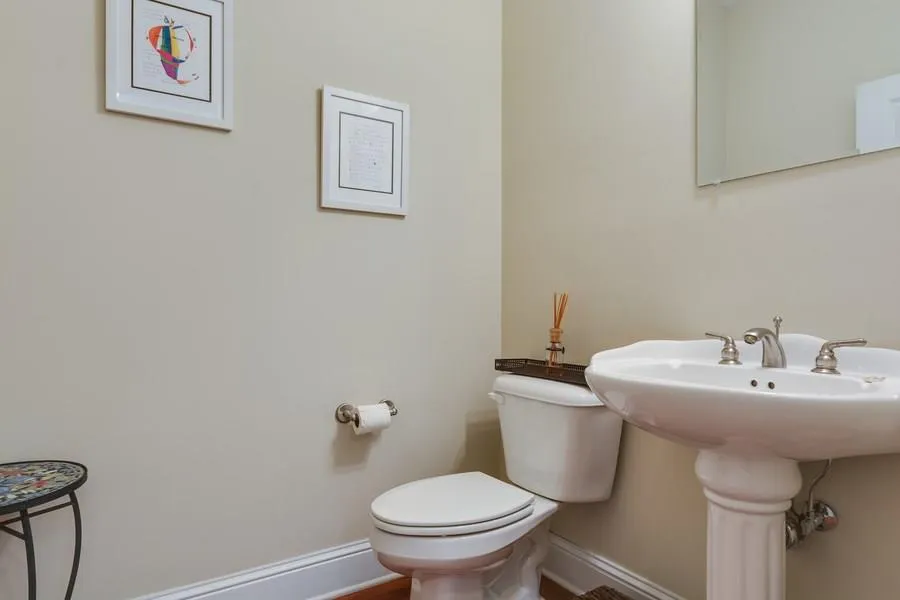 56 High Top Point, Sandy Springs, Georgia 30328, 4 Bedrooms Bedrooms, ,3 BathroomsBathrooms,Residential,Sold,56 High Top Point,5736749