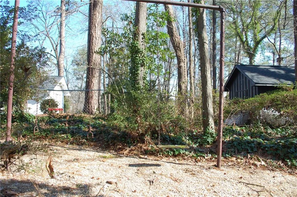 487 Pine Haven Lane Ne, Sandy Springs, Georgia 30342, 3 Bedrooms Bedrooms, ,2 BathroomsBathrooms,Residential,Sold,487 Pine Haven Lane Ne,6126734