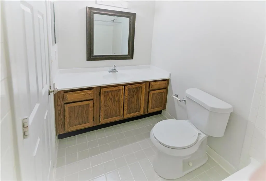 7500 Roswell Road Unit 112, Sandy Springs, Georgia 30350, 2 Bedrooms Bedrooms, ,2 BathroomsBathrooms,Residential,Sold,7500 Roswell Road Unit 112,6601596