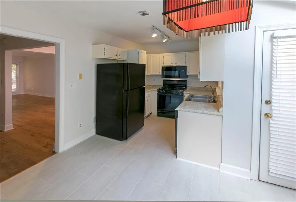 7500 Roswell Road Unit 112, Sandy Springs, Georgia 30350, 2 Bedrooms Bedrooms, ,2 BathroomsBathrooms,Residential,Sold,7500 Roswell Road Unit 112,6601596