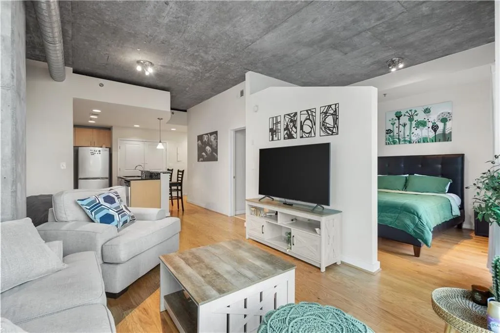250 Pharr Road Ne Unit 607, Atlanta, Georgia 30305, 1 Bedroom Bedrooms, ,1 BathroomBathrooms,Residential,For Sale,250 Pharr Road Ne Unit 607,7513322