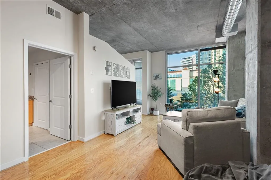 250 Pharr Road Ne Unit 607, Atlanta, Georgia 30305, 1 Bedroom Bedrooms, ,1 BathroomBathrooms,Residential,For Sale,250 Pharr Road Ne Unit 607,7513322
