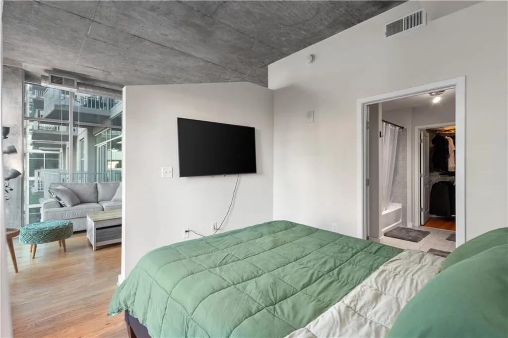250 Pharr Road Ne Unit 607, Atlanta, Georgia 30305, 1 Bedroom Bedrooms, ,1 BathroomBathrooms,Residential,For Sale,250 Pharr Road Ne Unit 607,7513322