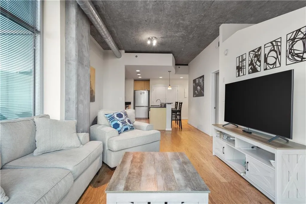 250 Pharr Road Ne Unit 607, Atlanta, Georgia 30305, 1 Bedroom Bedrooms, ,1 BathroomBathrooms,Residential,For Sale,250 Pharr Road Ne Unit 607,7513322