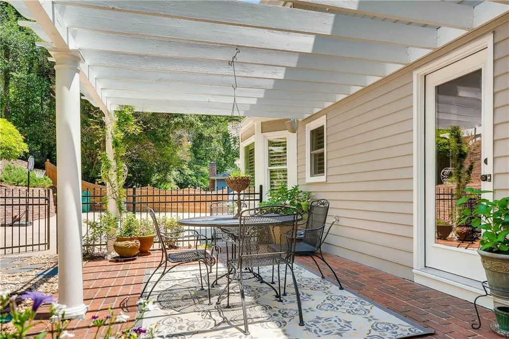 6820 Wright Road, Sandy Springs, Georgia 30328, 4 Bedrooms Bedrooms, ,2 BathroomsBathrooms,Residential,Sold,6820 Wright Road,5854260