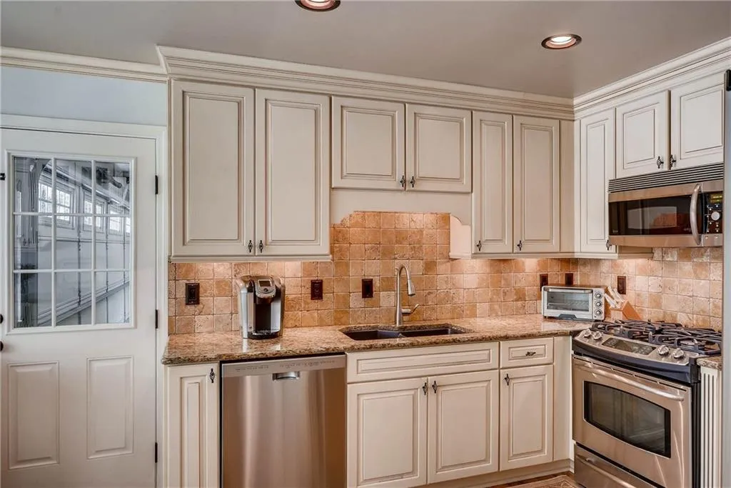 6820 Wright Road, Sandy Springs, Georgia 30328, 4 Bedrooms Bedrooms, ,2 BathroomsBathrooms,Residential,Sold,6820 Wright Road,5854260
