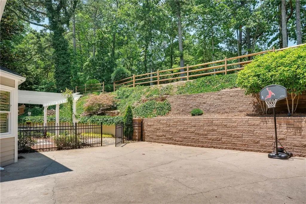 6820 Wright Road, Sandy Springs, Georgia 30328, 4 Bedrooms Bedrooms, ,2 BathroomsBathrooms,Residential,Sold,6820 Wright Road,5854260