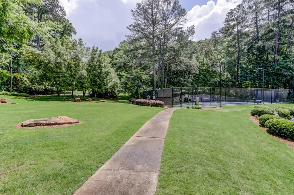 6400 Blackwater Trail, Atlanta, Georgia 30328, 5 Bedrooms Bedrooms, ,3 BathroomsBathrooms,Residential,Sold,6400 Blackwater Trail,6016061