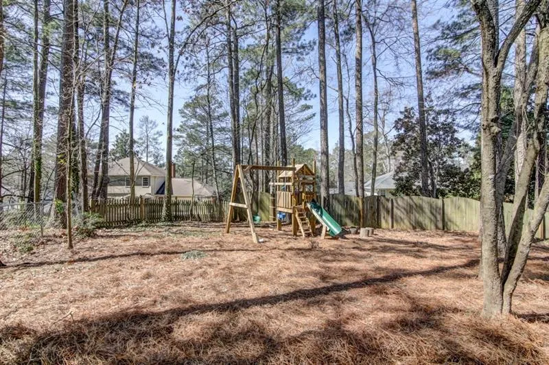 6400 Blackwater Trail, Atlanta, Georgia 30328, 5 Bedrooms Bedrooms, ,3 BathroomsBathrooms,Residential,Sold,6400 Blackwater Trail,6016061