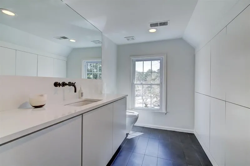 6400 Blackwater Trail, Atlanta, Georgia 30328, 5 Bedrooms Bedrooms, ,3 BathroomsBathrooms,Residential,Sold,6400 Blackwater Trail,6016061